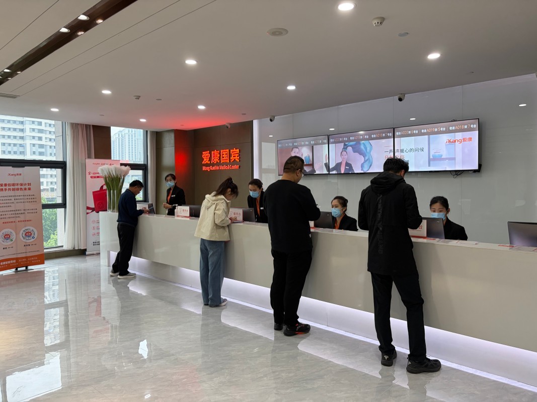 Yantai Double Plastic Industry organizuoja darbuotojų fizinę apžiūrą ir komandos formavimo veiklą